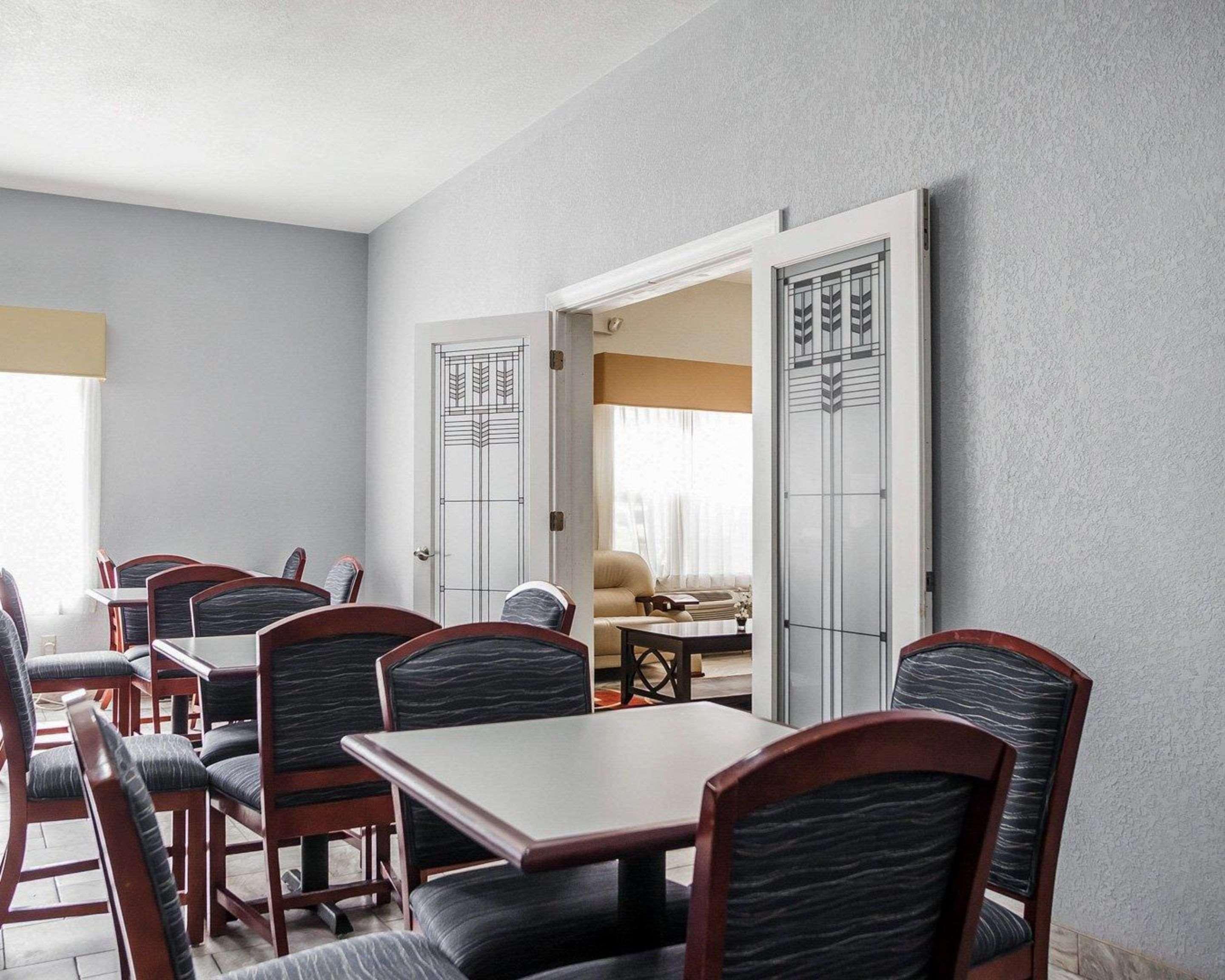 Quality Inn & Suites Altoona - Des Moines Exteriör bild